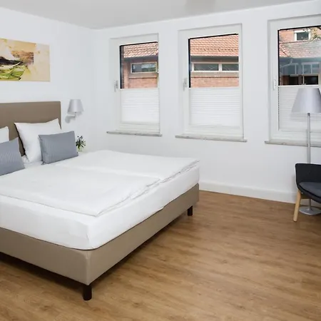 Am Alten Park מלון