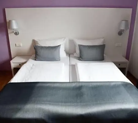 מלון Am Alten Park 3*