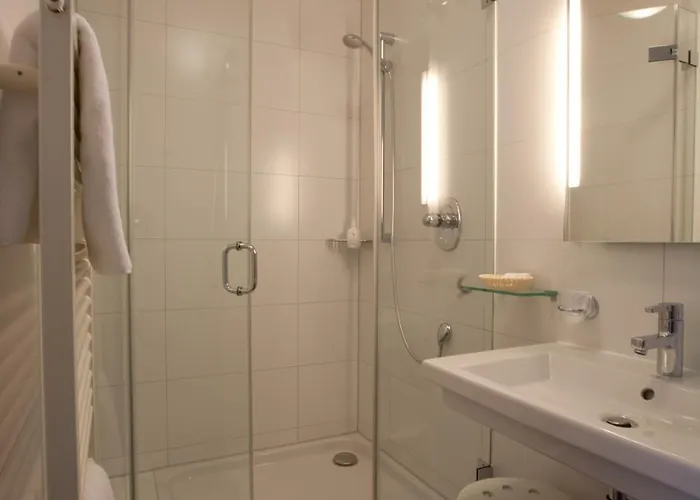 Am Alten Park 3* Augsburg